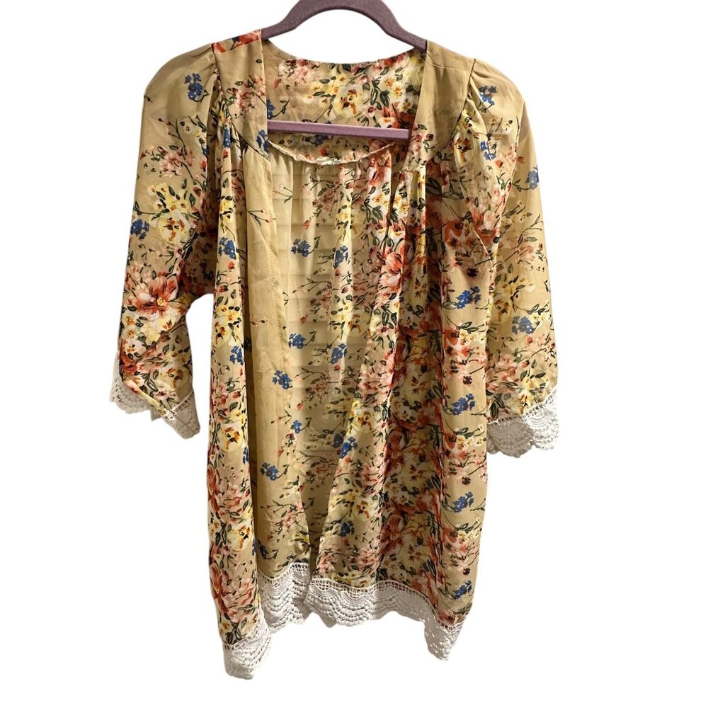 🍒 2/$20 🍒 Floral Print Tunic  With Lace Trim 3/4 Sleeves Bohemian Style  sz M